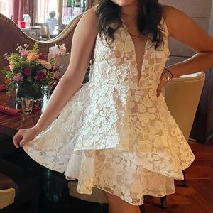 Edite Mode cream floral cocktail party dress worn once. Size L.